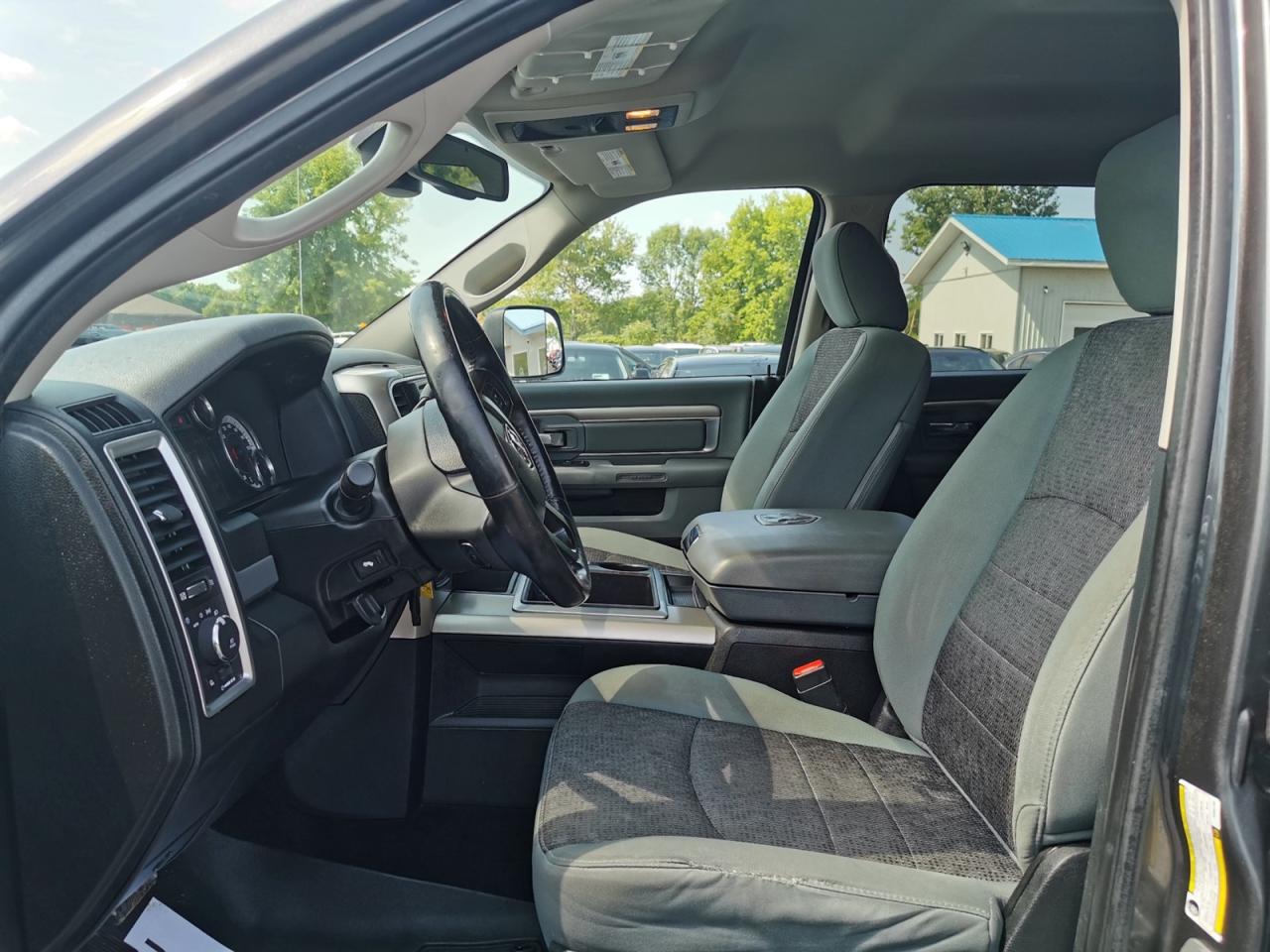 2015 RAM 2500 SLT  SWB - Photo #11