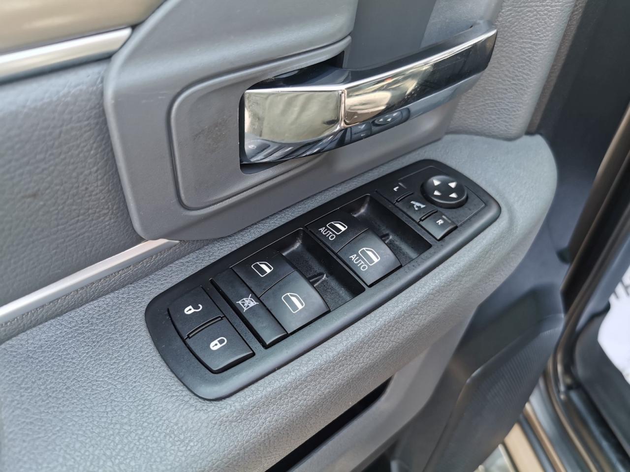 2015 RAM 2500 SLT  SWB - Photo #20