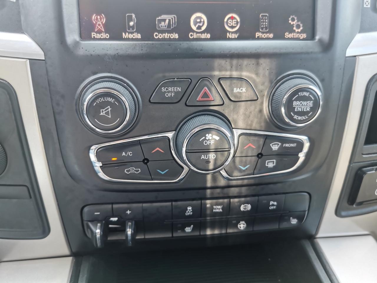 2015 RAM 2500 SLT  SWB - Photo #24