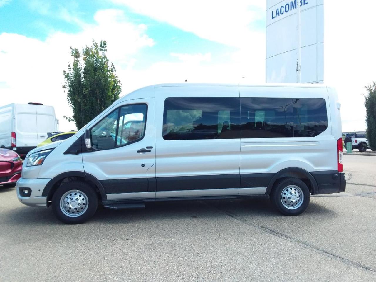 New 2025 Ford Transit Passenger Wagon XLT for sale in Lacombe, AB