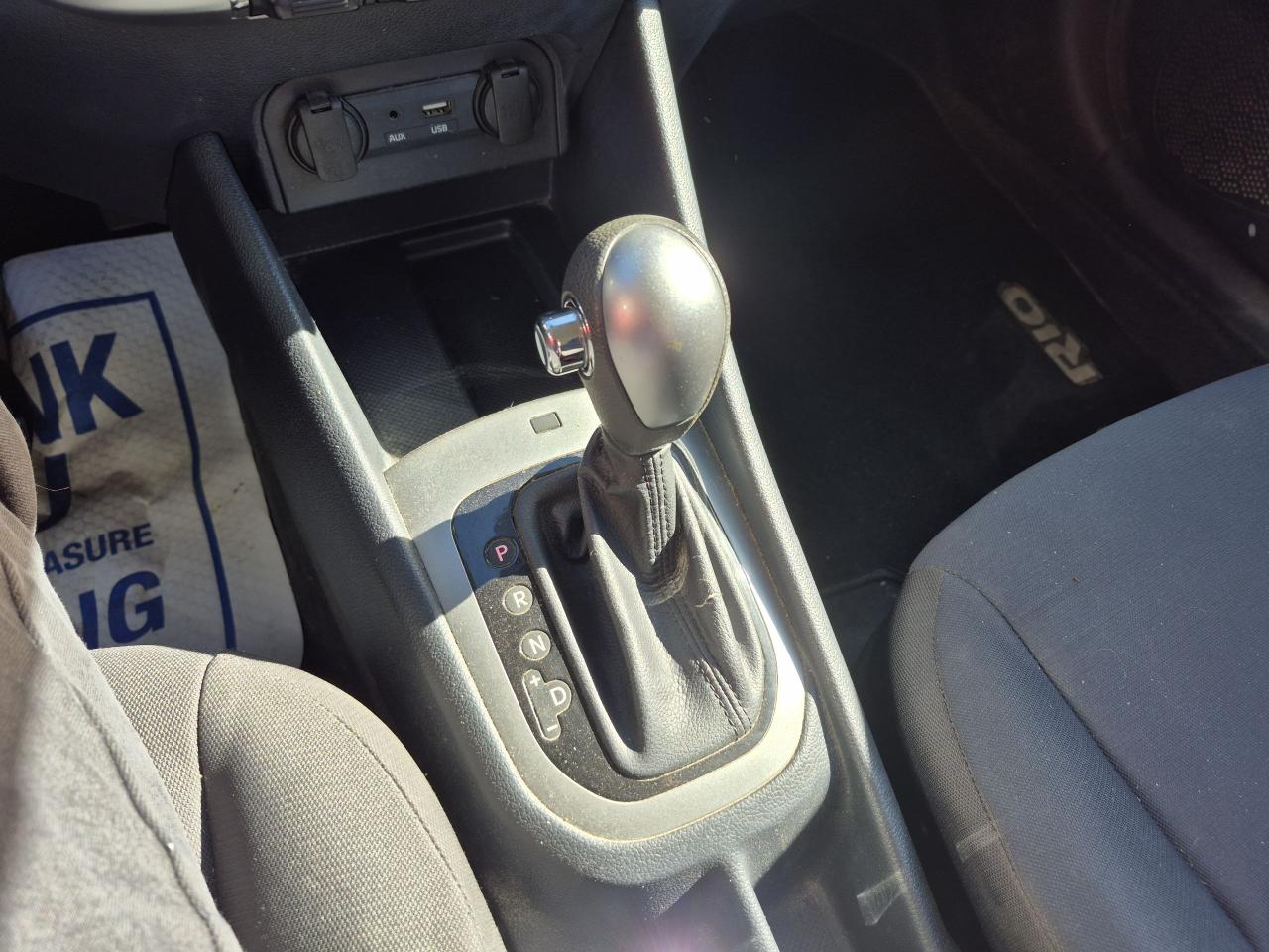 2016 Kia Rio LX + Photo11