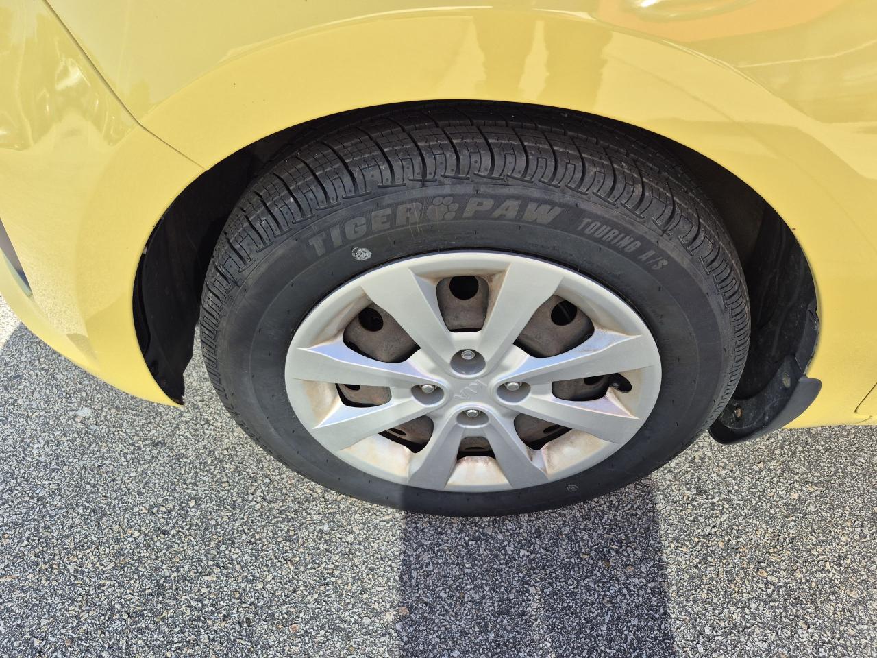 2016 Kia Rio LX + Photo15