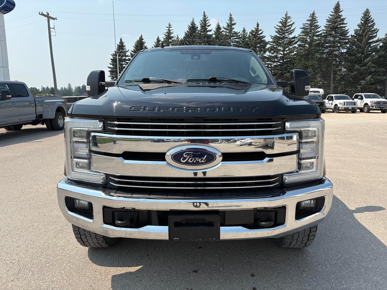2019 Ford F-350 LARIAT ULTIMATE Photo