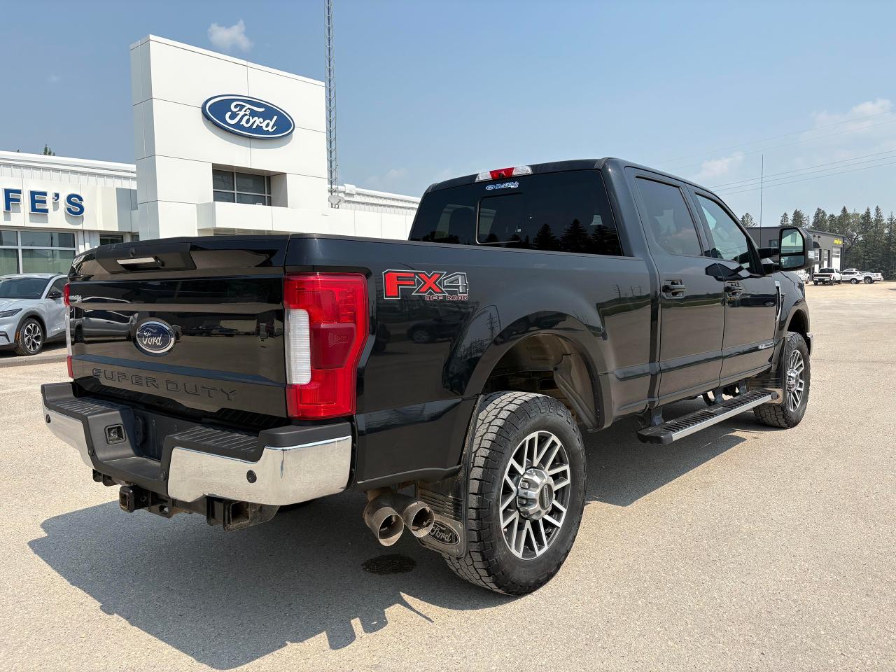 2019 Ford F-350 LARIAT ULTIMATE Photo4