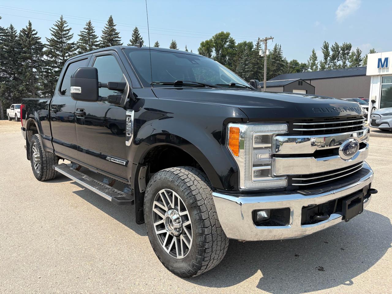 2019 Ford F-350 LARIAT ULTIMATE Photo3