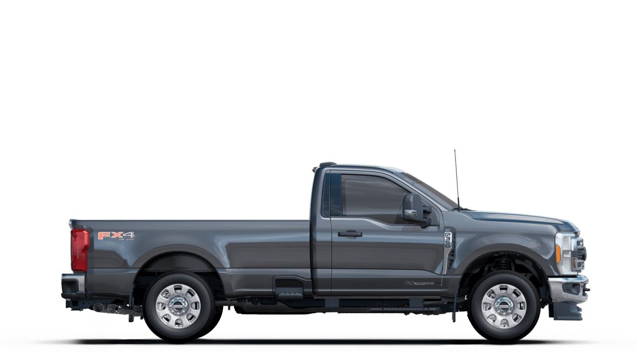 2024 Ford F-350 REG CAB SUPER DUTY 4X4 XLT 142' WB Photo4