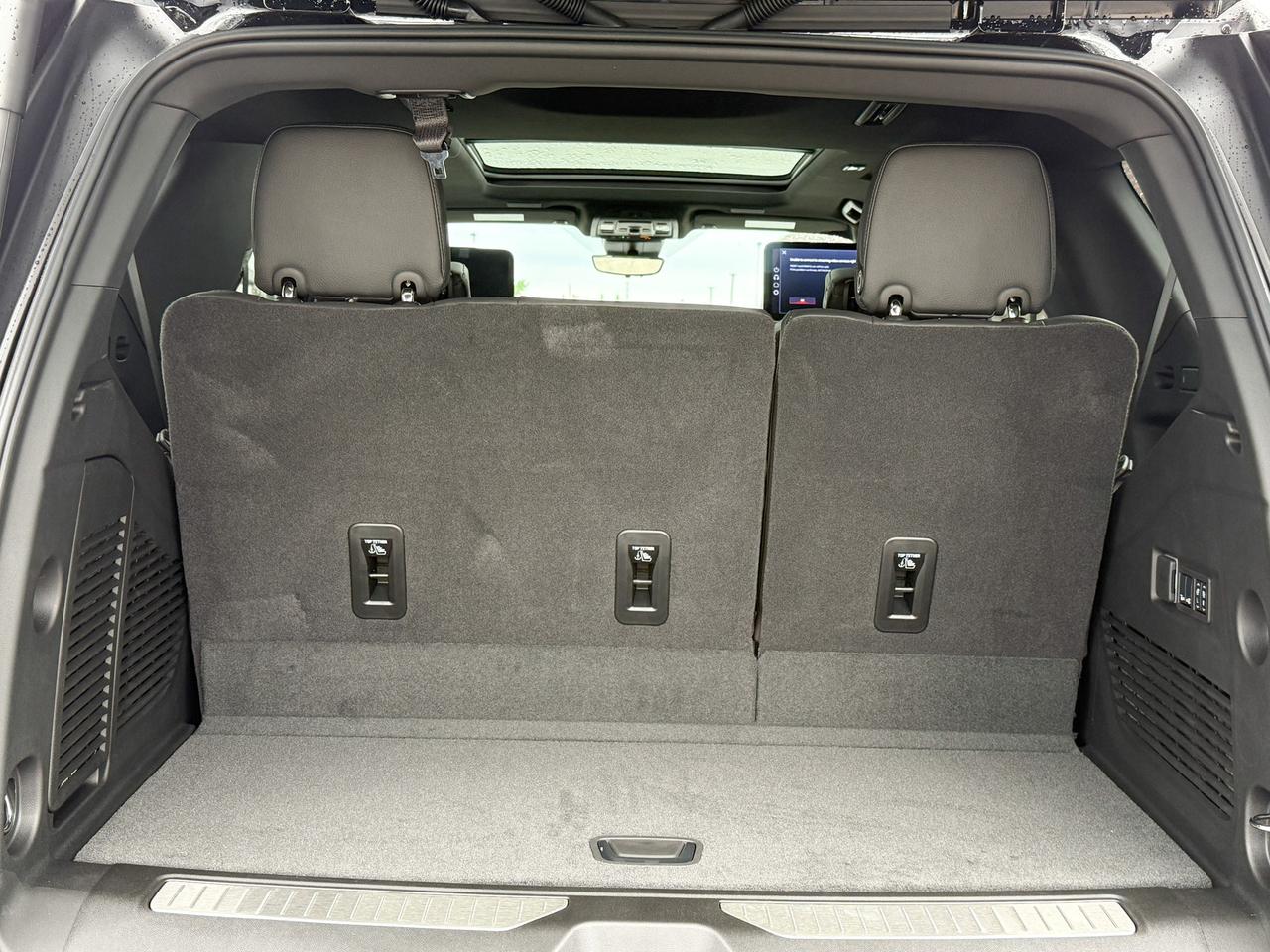 2025 GMC Yukon Denali 6.2L V8 WITH REMOTE START/ENTRY, SUNROOF, HEATED SEATS, HEATED STEERING WHEEL, VENTILATED SEATS, POWER LIFTGATE, HD SURROUND VISION, BOSE SPEAKER SYSTEM Photo