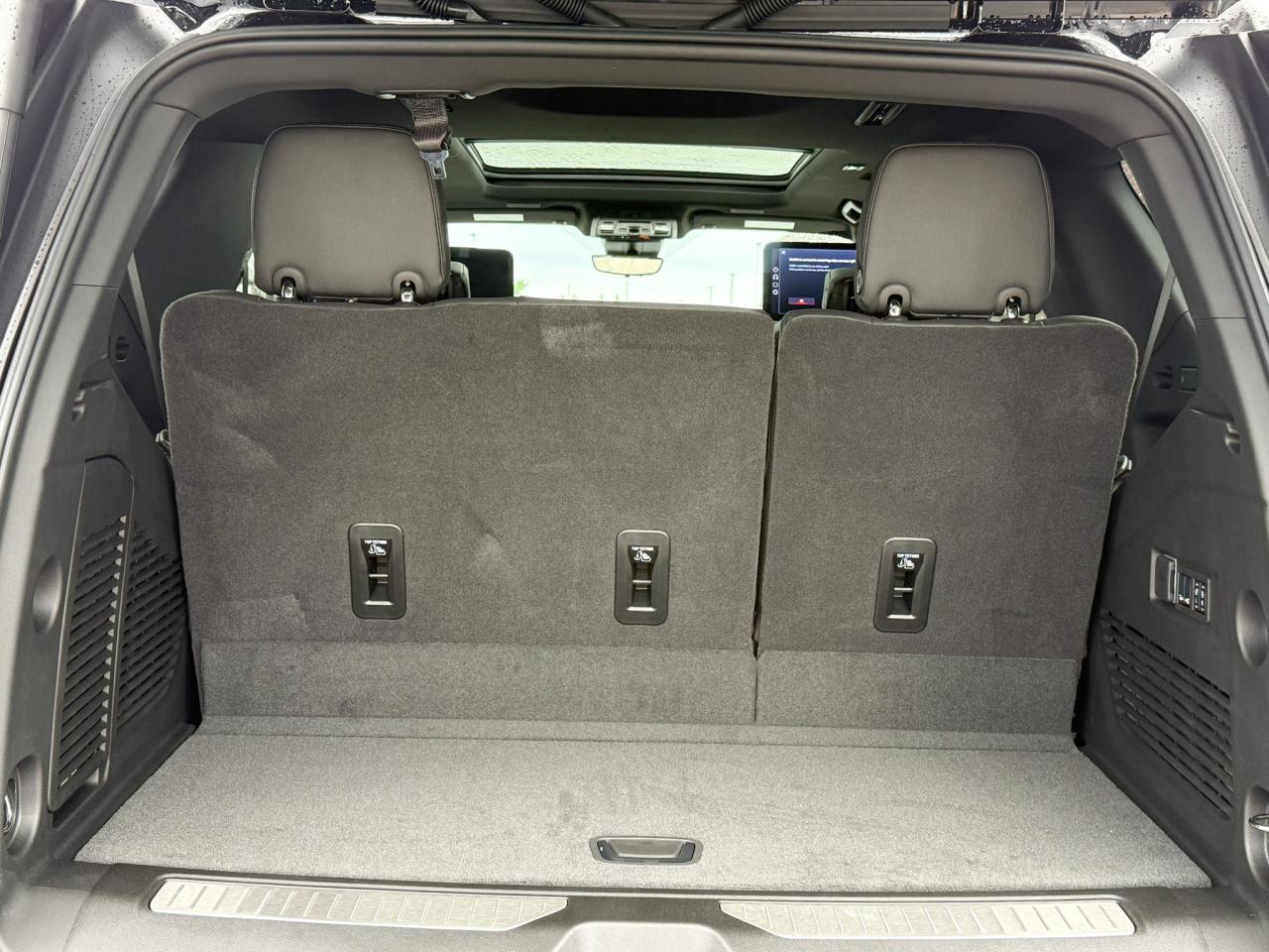 2025 GMC Yukon Denali 6.2L V8 WITH REMOTE START/ENTRY, SUNROOF, HEATED SEATS, HEATED STEERING WHEEL, VENTILATED SEATS, POWER LIFTGATE, HD SURROUND VISION, BOSE SPEAKER SYSTEM Photo