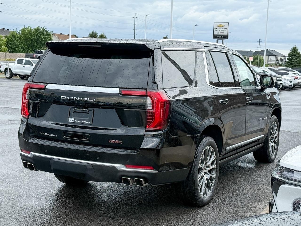 2025 GMC Yukon Denali 6.2L V8 WITH REMOTE START/ENTRY, SUNROOF, HEATED SEATS, HEATED STEERING WHEEL, VENTILATED SEATS, POWER LIFTGATE, HD SURROUND VISION, BOSE SPEAKER SYSTEM Photo
