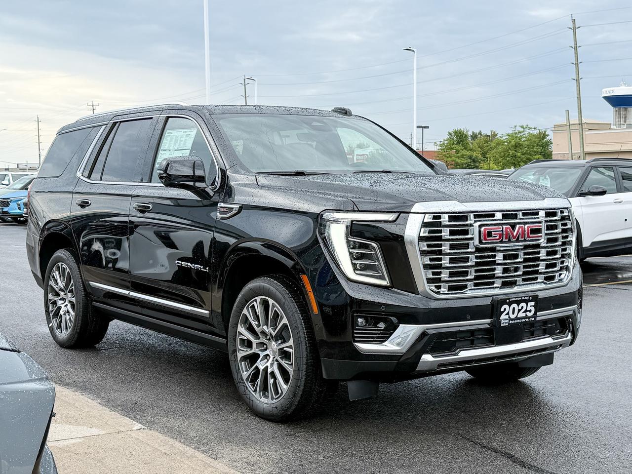 2025 GMC Yukon Denali 6.2L V8 WITH REMOTE START/ENTRY, SUNROOF, HEATED SEATS, HEATED STEERING WHEEL, VENTILATED SEATS, POWER LIFTGATE, HD SURROUND VISION, BOSE SPEAKER SYSTEM Photo