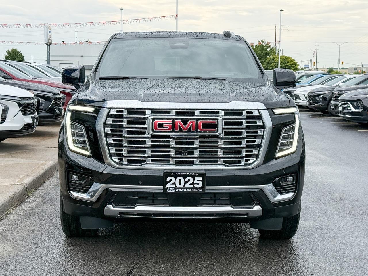 2025 GMC Yukon Denali 6.2L V8 WITH REMOTE START/ENTRY, SUNROOF, HEATED SEATS, HEATED STEERING WHEEL, VENTILATED SEATS, POWER LIFTGATE, HD SURROUND VISION, BOSE SPEAKER SYSTEM Photo