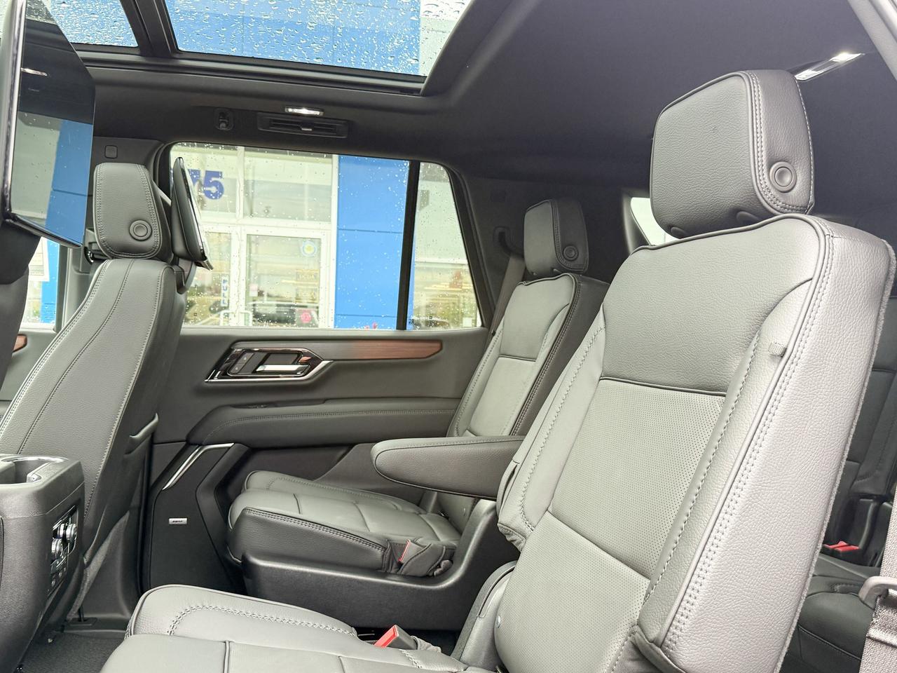 2025 GMC Yukon Denali 6.2L V8 WITH REMOTE START/ENTRY, SUNROOF, HEATED SEATS, HEATED STEERING WHEEL, VENTILATED SEATS, POWER LIFTGATE, HD SURROUND VISION, BOSE SPEAKER SYSTEM Photo