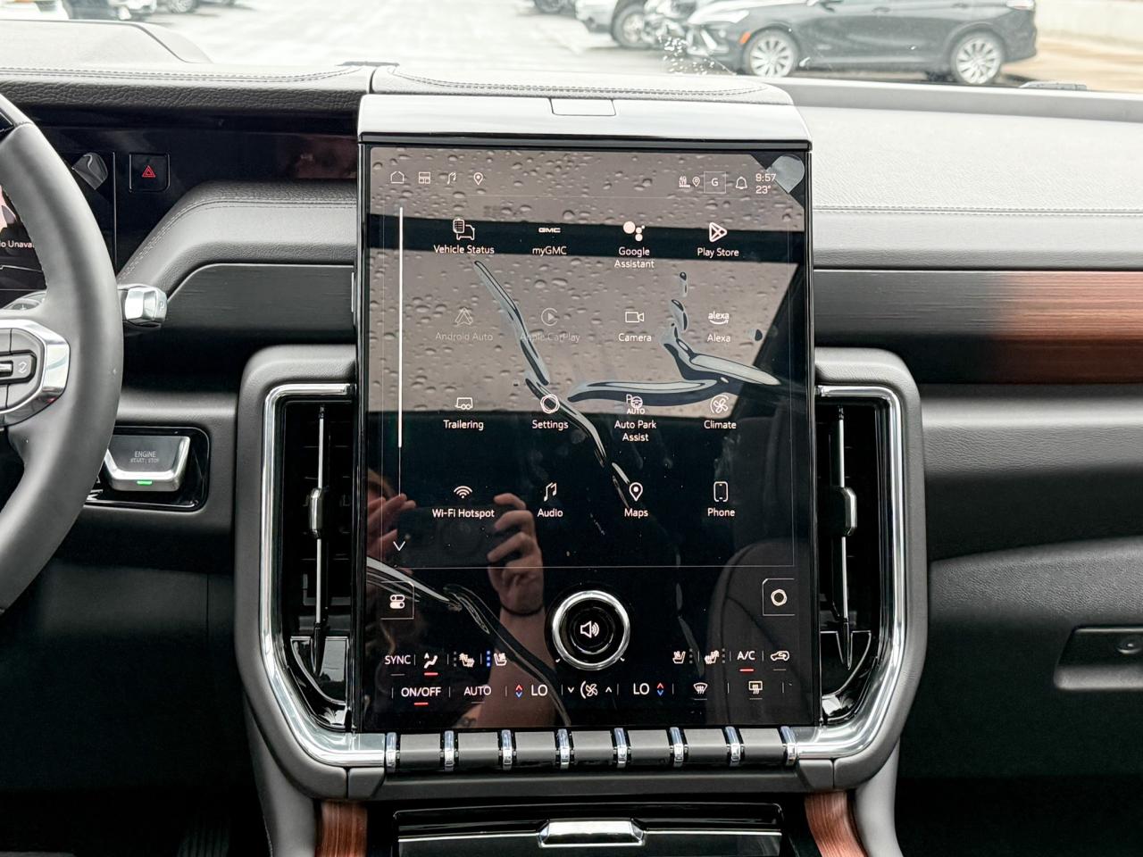 2025 GMC Yukon Denali 6.2L V8 WITH REMOTE START/ENTRY, SUNROOF, HEATED SEATS, HEATED STEERING WHEEL, VENTILATED SEATS, POWER LIFTGATE, HD SURROUND VISION, BOSE SPEAKER SYSTEM Photo