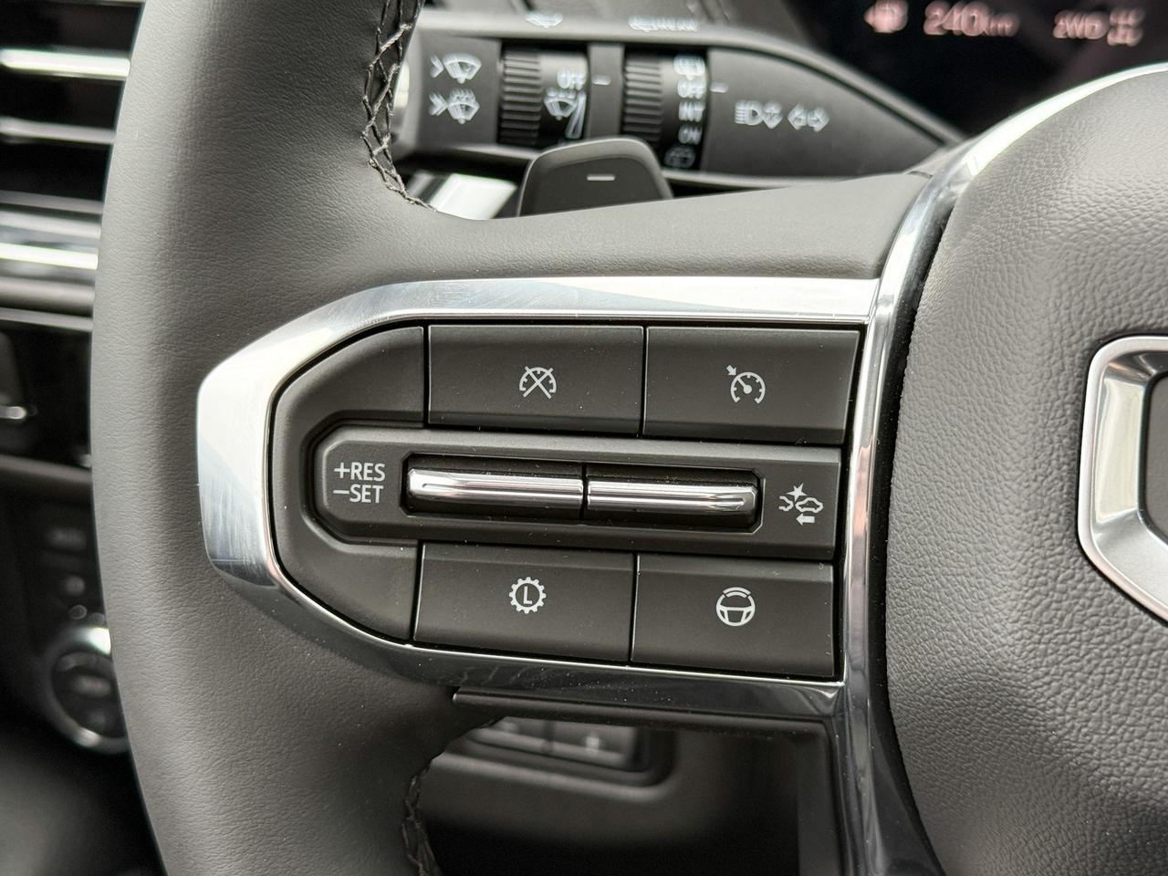 2025 GMC Yukon Denali 6.2L V8 WITH REMOTE START/ENTRY, SUNROOF, HEATED SEATS, HEATED STEERING WHEEL, VENTILATED SEATS, POWER LIFTGATE, HD SURROUND VISION, BOSE SPEAKER SYSTEM Photo