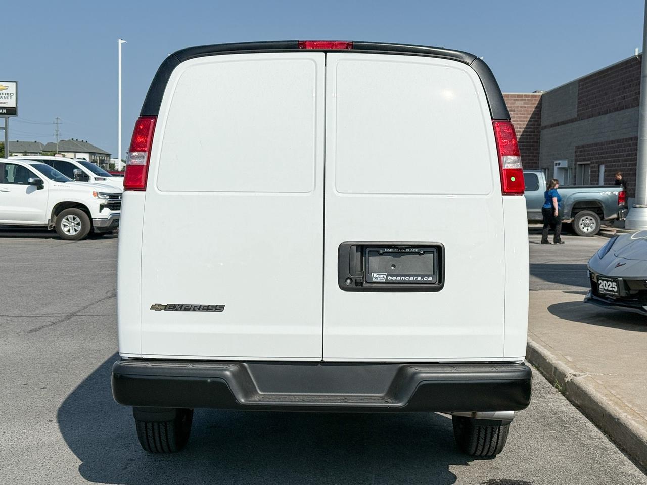 2025 Chevrolet Express 2500 Work Van 4.3L V6 WITH REMOTE ENTRY, CRUISE CONTROL, REAR VISION CAMERA, BLUETOOTH Photo3