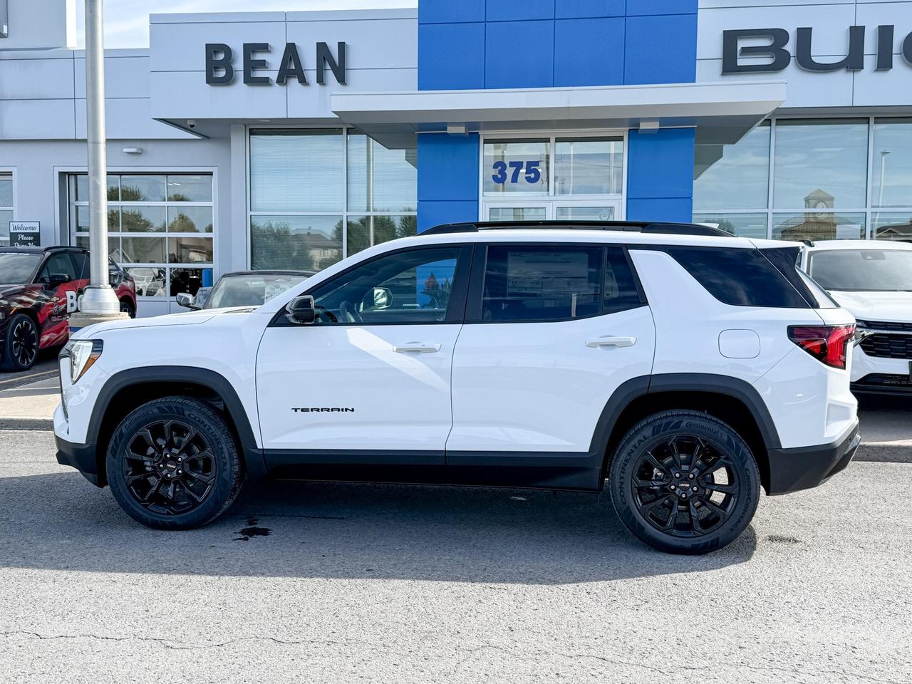 2026 GMC Terrain Elevation 1.5L 4 CYL WITH REMOTE START/ENTRY, HEATED SEATS, HEATED STEERING WHEEL, ADAPTIVE CRUISE CONTROL, HD SURROUND VISION, APPLE CARPLAY AND ANDROID AUTO Photo5