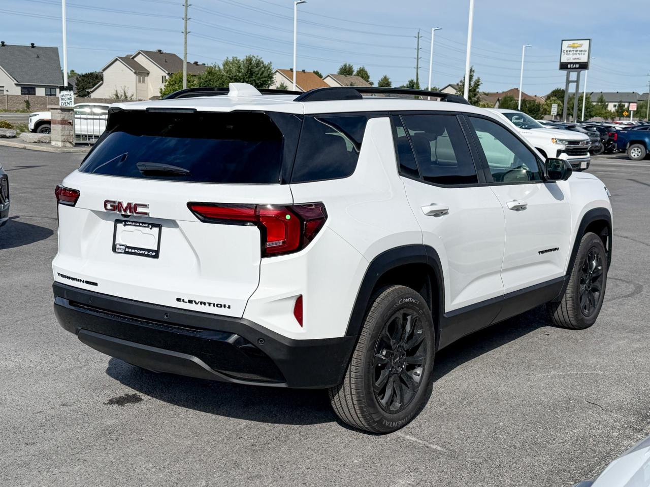 2026 GMC Terrain Elevation 1.5L 4 CYL WITH REMOTE START/ENTRY, HEATED SEATS, HEATED STEERING WHEEL, ADAPTIVE CRUISE CONTROL, HD SURROUND VISION, APPLE CARPLAY AND ANDROID AUTO Photo