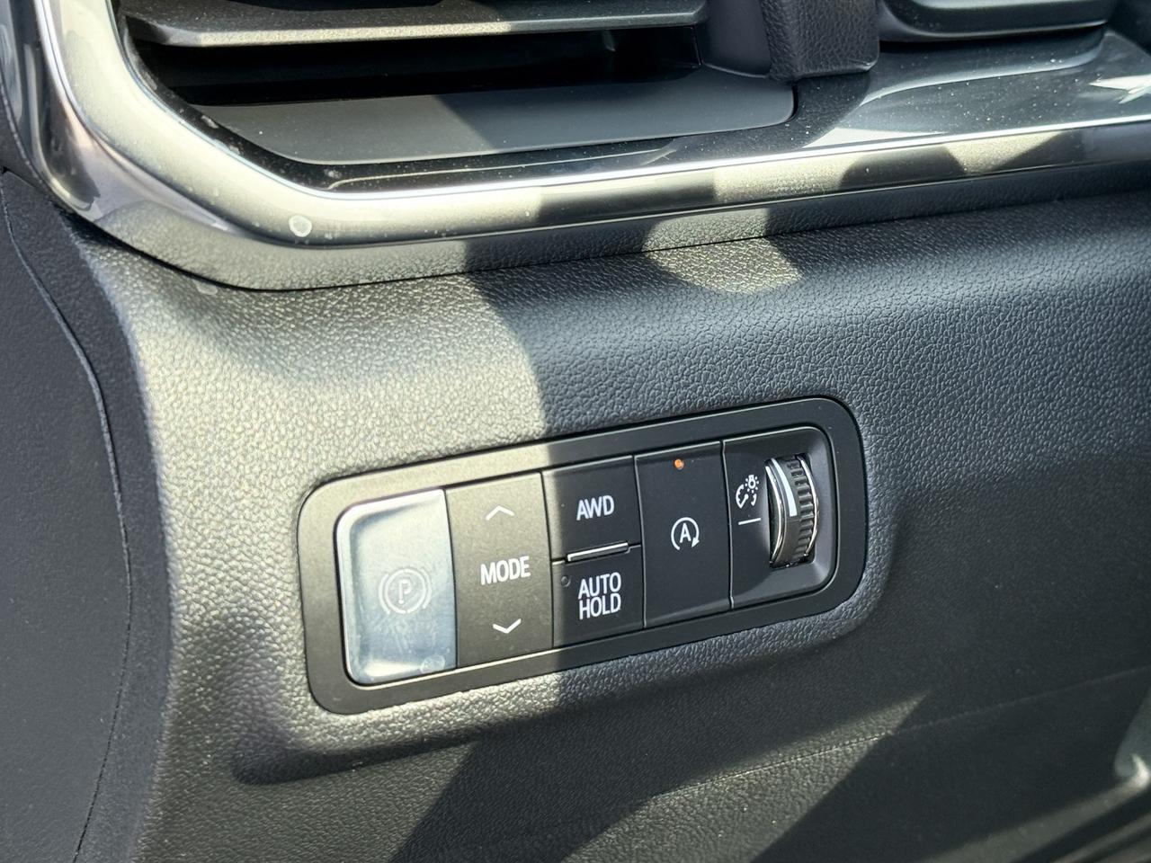 2026 GMC Terrain Elevation 1.5L 4 CYL WITH REMOTE START/ENTRY, HEATED SEATS, HEATED STEERING WHEEL, ADAPTIVE CRUISE CONTROL, HD SURROUND VISION, APPLE CARPLAY AND ANDROID AUTO Photo