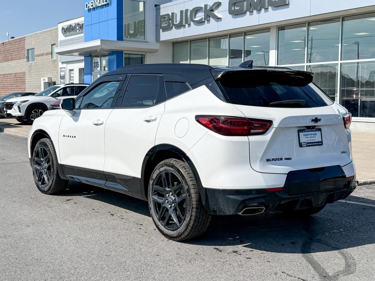 2024 Chevrolet Blazer CLEAN CARFAX, 3.6L V6, RS AWD, BLACK TWO TONE ROOF, HEATED/VENTILATED FRONT LEATHER SEATS, HEATED LEATHER WRAPPED STEERING WHEEL, NAVIGATION, BOSE PREMIUM AUDIO SYSTEM, SKYSCAPE SUNROOF, 20" TECHNICAL Photo
