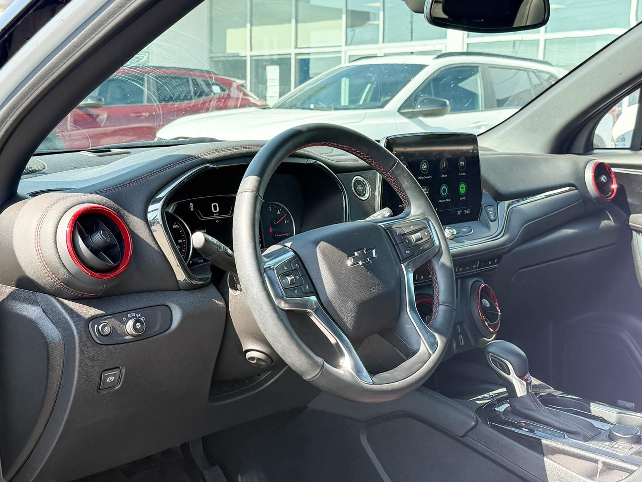 2024 Chevrolet Blazer CLEAN CARFAX, 3.6L V6, RS AWD, BLACK TWO TONE ROOF, HEATED/VENTILATED FRONT LEATHER SEATS, HEATED LEATHER WRAPPED STEERING WHEEL, NAVIGATION, BOSE PREMIUM AUDIO SYSTEM, SKYSCAPE SUNROOF, 20" TECHNICAL Photo