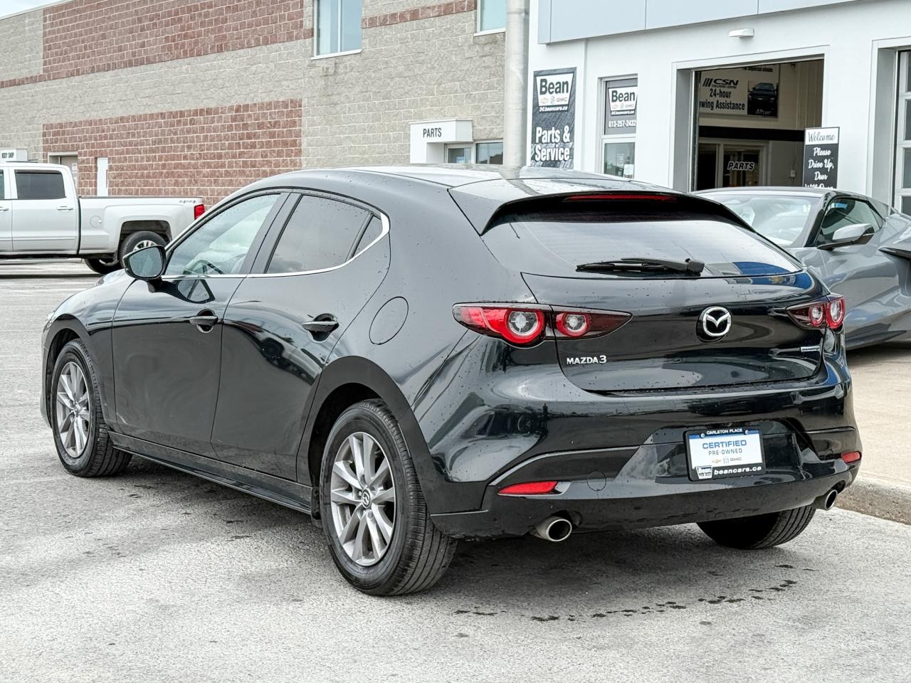 2023 Mazda MAZDA3 Sport GS Photo2