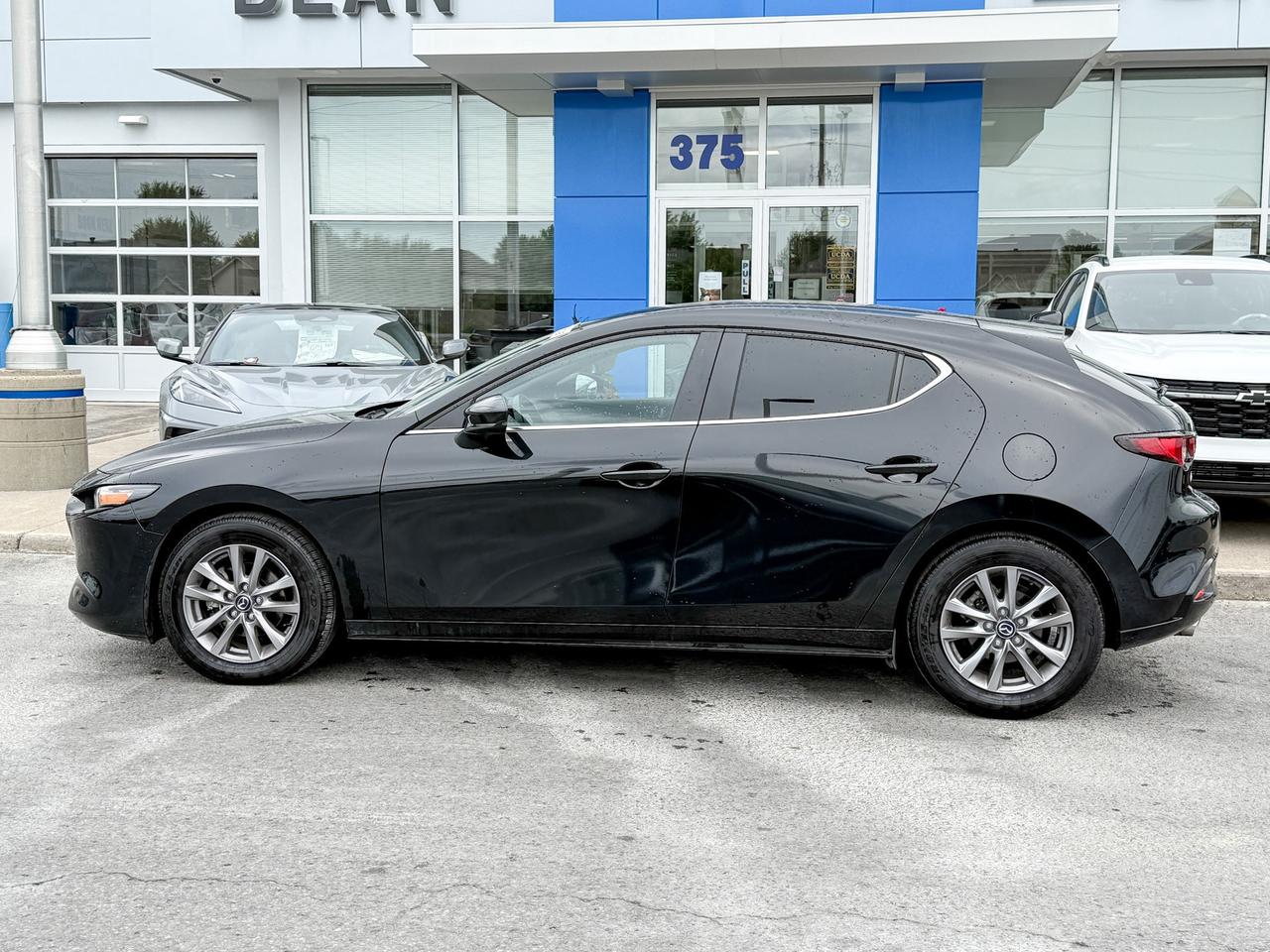 2023 Mazda MAZDA3 Sport GS Photo1