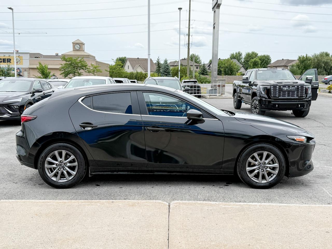 2023 Mazda MAZDA3 Sport GS Photo