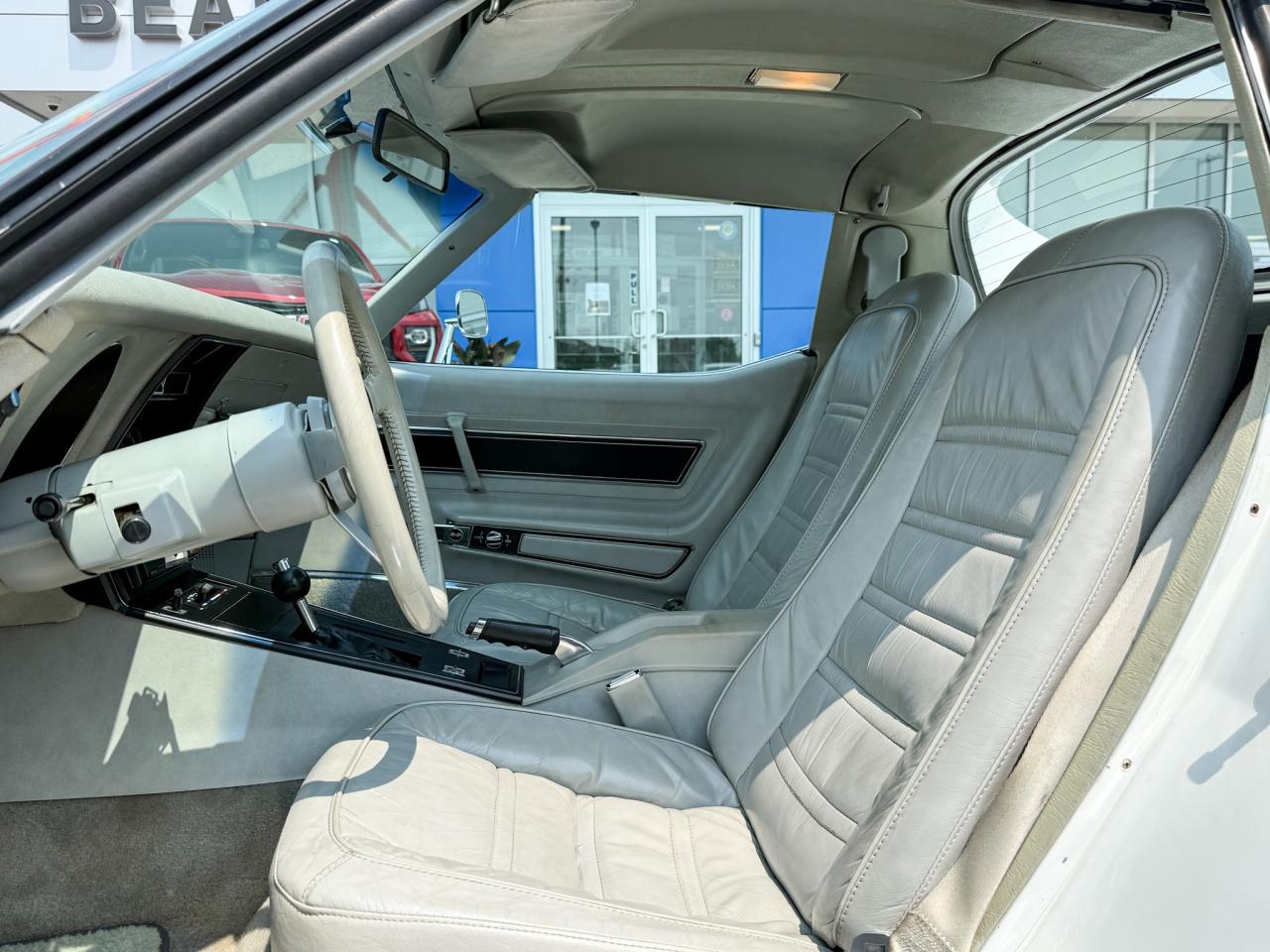 1977 Chevrolet Corvette CORVETTE L82 COUPE, 3-SPEED AUTOMATIC, LEATHER SEATS, T-TOP, POWER WINDOWS, CD PLAYER Photo