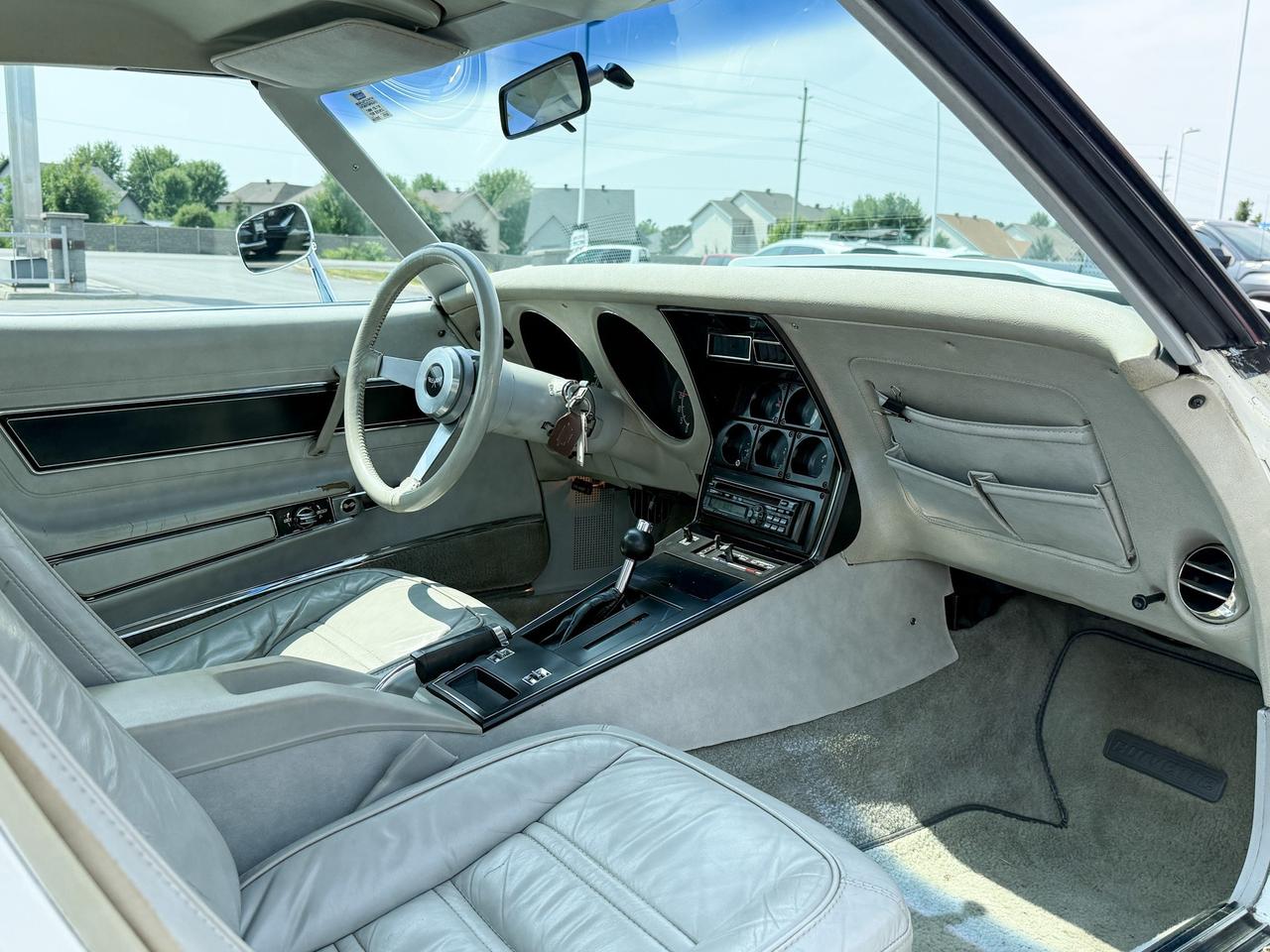 1977 Chevrolet Corvette CORVETTE L82 COUPE, 3-SPEED AUTOMATIC, LEATHER SEATS, T-TOP, POWER WINDOWS, CD PLAYER Photo