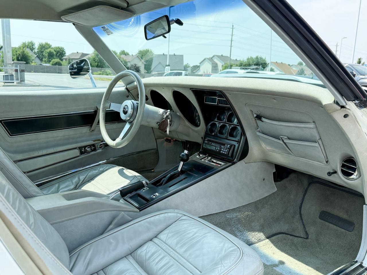 1977 Chevrolet Corvette CORVETTE L82 COUPE, 3-SPEED AUTOMATIC, LEATHER SEATS, T-TOP, POWER WINDOWS, CD PLAYER Photo