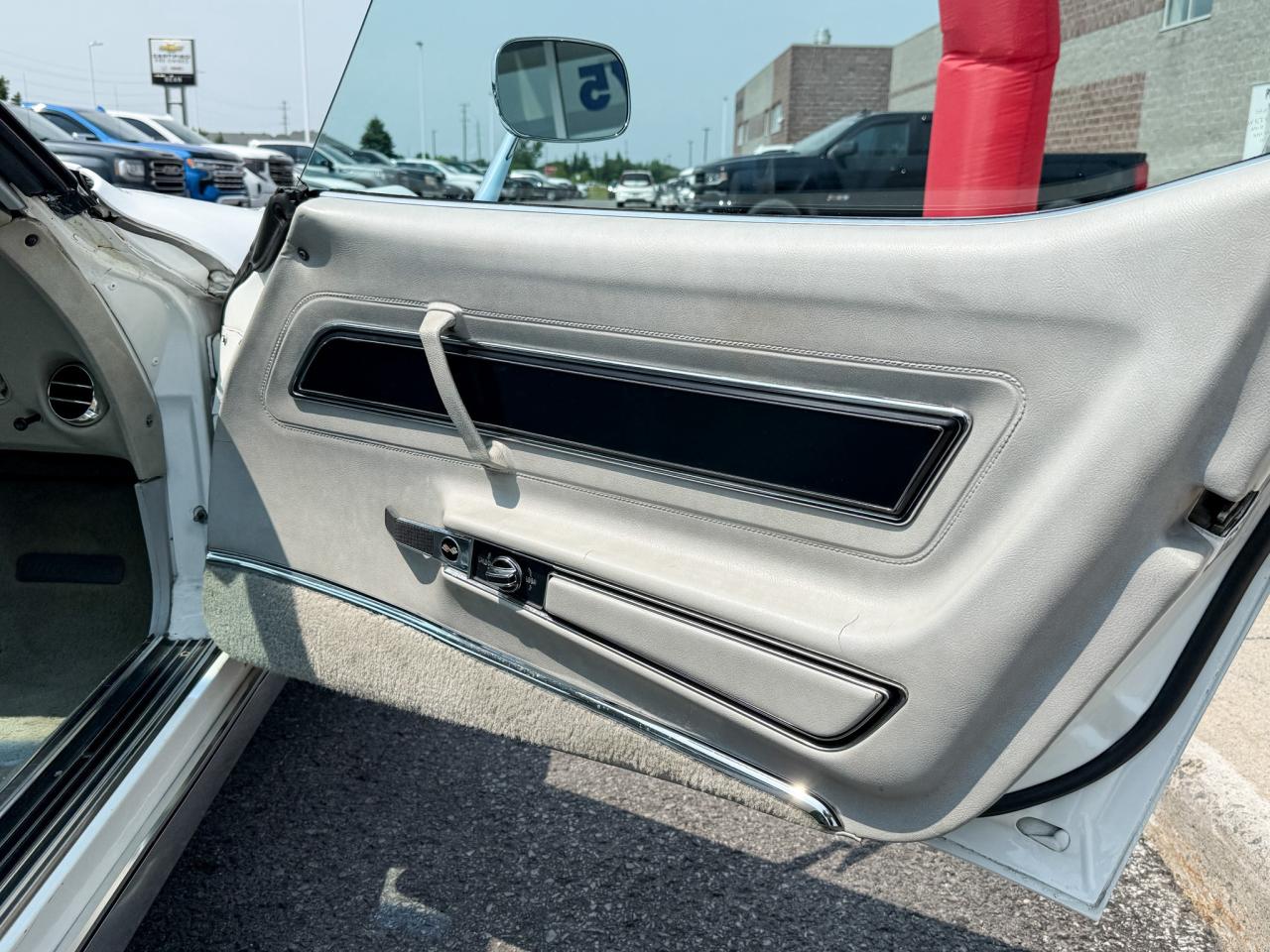 1977 Chevrolet Corvette CORVETTE L82 COUPE, 3-SPEED AUTOMATIC, LEATHER SEATS, T-TOP, POWER WINDOWS, CD PLAYER Photo