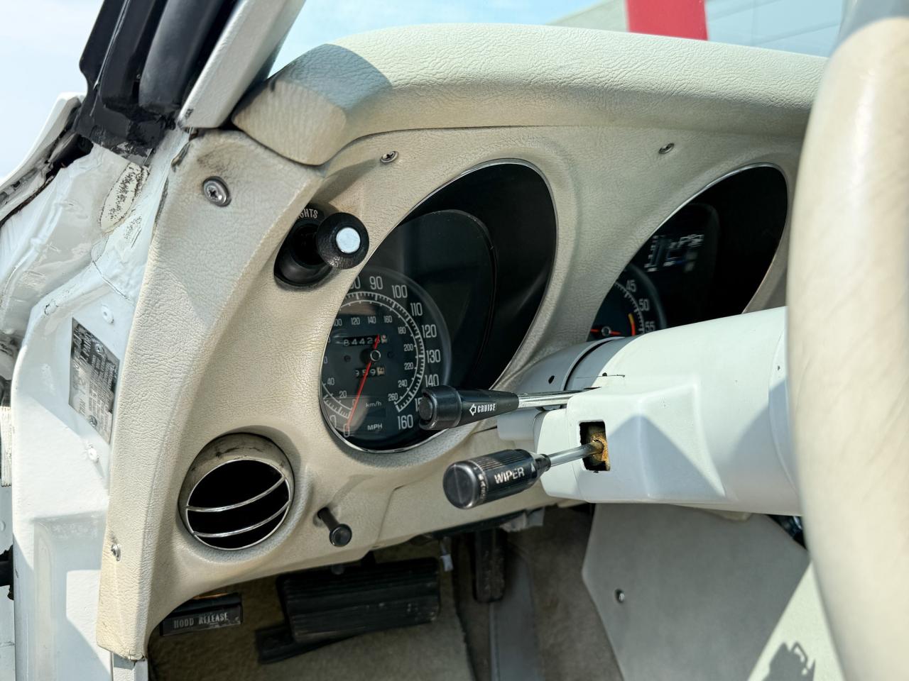 1977 Chevrolet Corvette CORVETTE L82 COUPE, 3-SPEED AUTOMATIC, LEATHER SEATS, T-TOP, POWER WINDOWS, CD PLAYER Photo