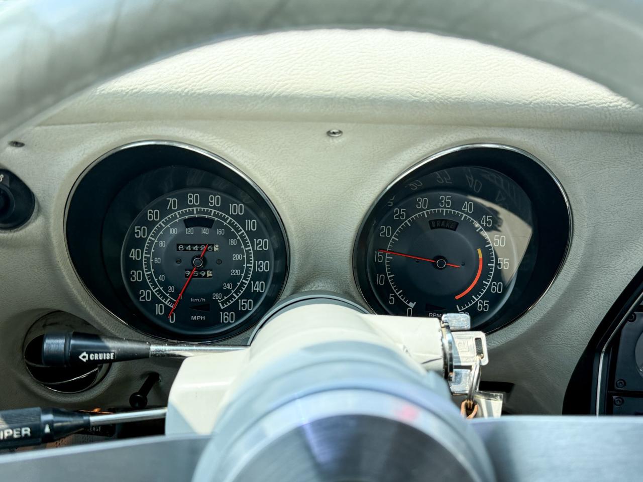 1977 Chevrolet Corvette CORVETTE L82 COUPE, 3-SPEED AUTOMATIC, LEATHER SEATS, T-TOP, POWER WINDOWS, CD PLAYER Photo