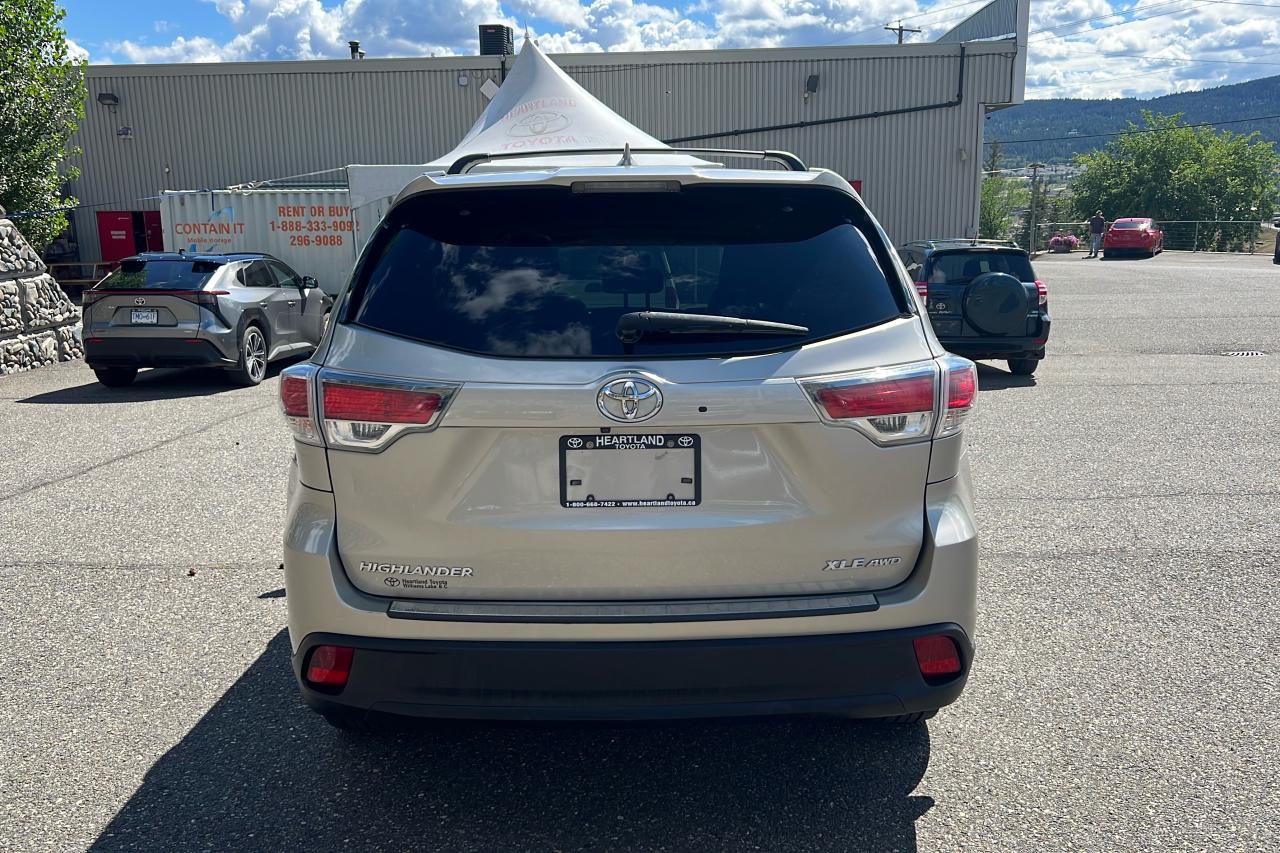 2016 Toyota Highlander XLE Photo