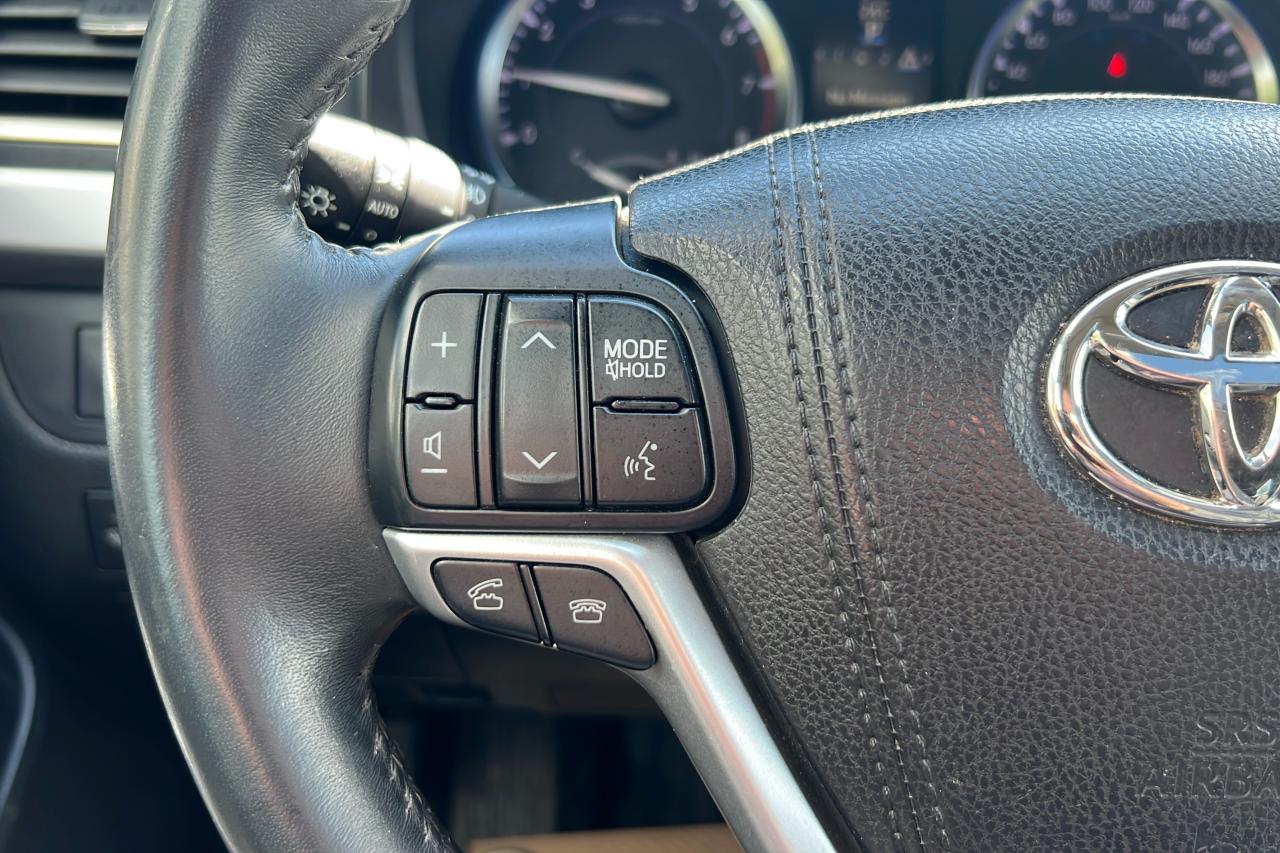 2016 Toyota Highlander XLE Photo