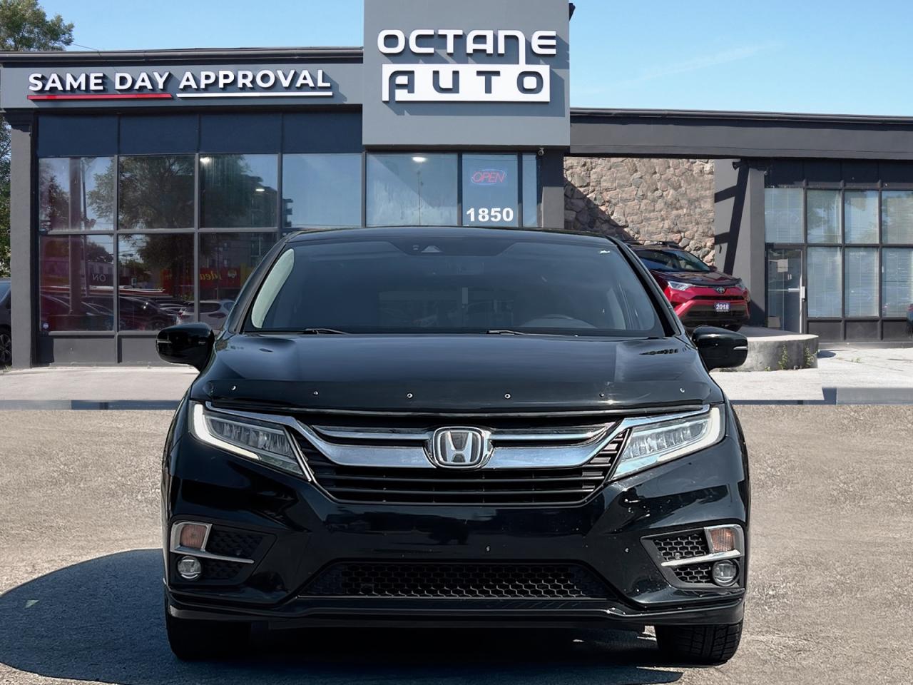 2018 Honda Odyssey Touring - Photo #2