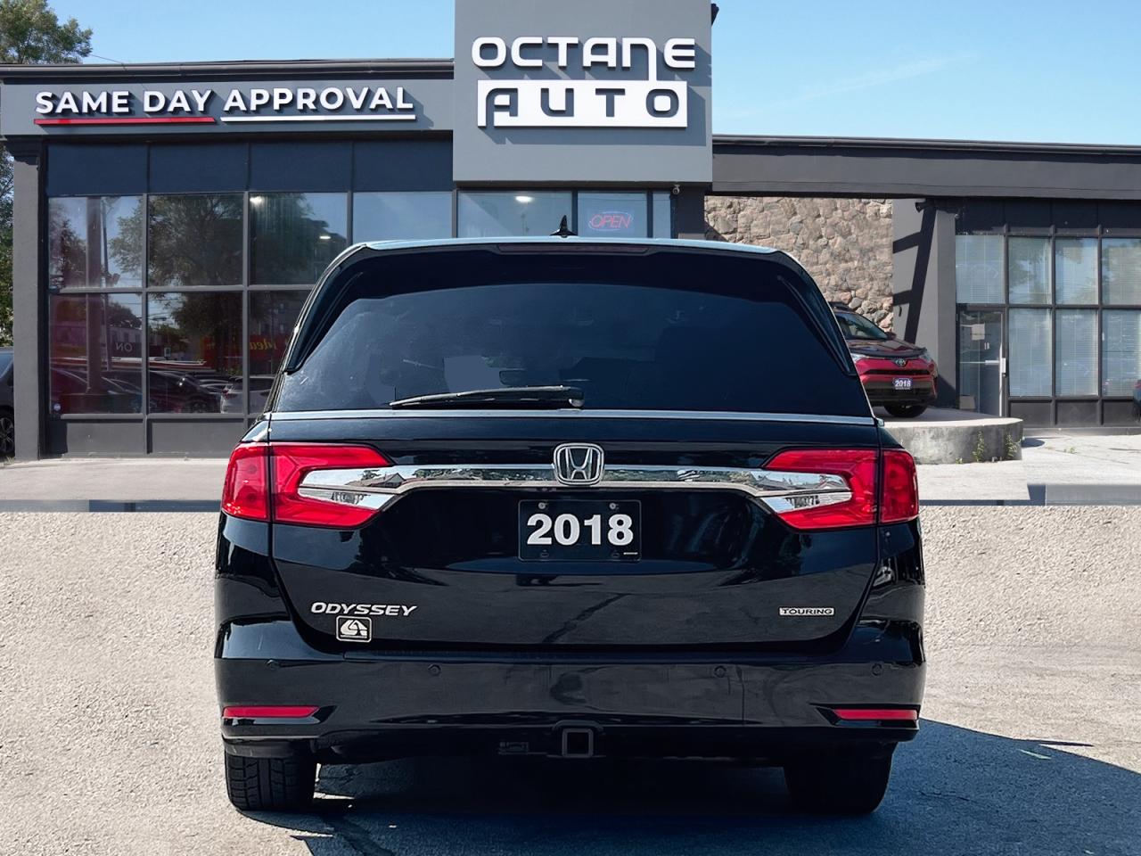 2018 Honda Odyssey Touring - Photo #6