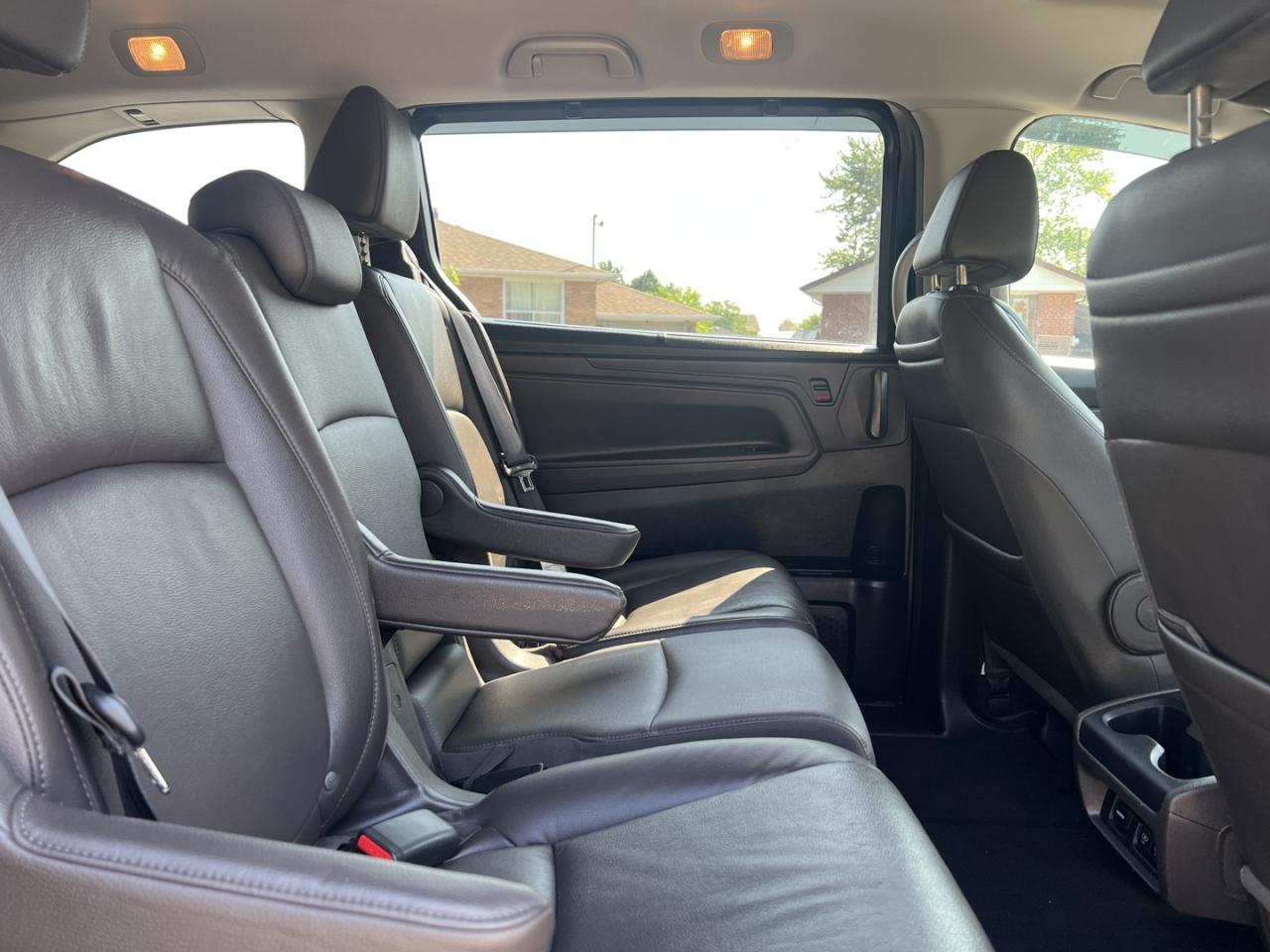 2018 Honda Odyssey Touring - Photo #8