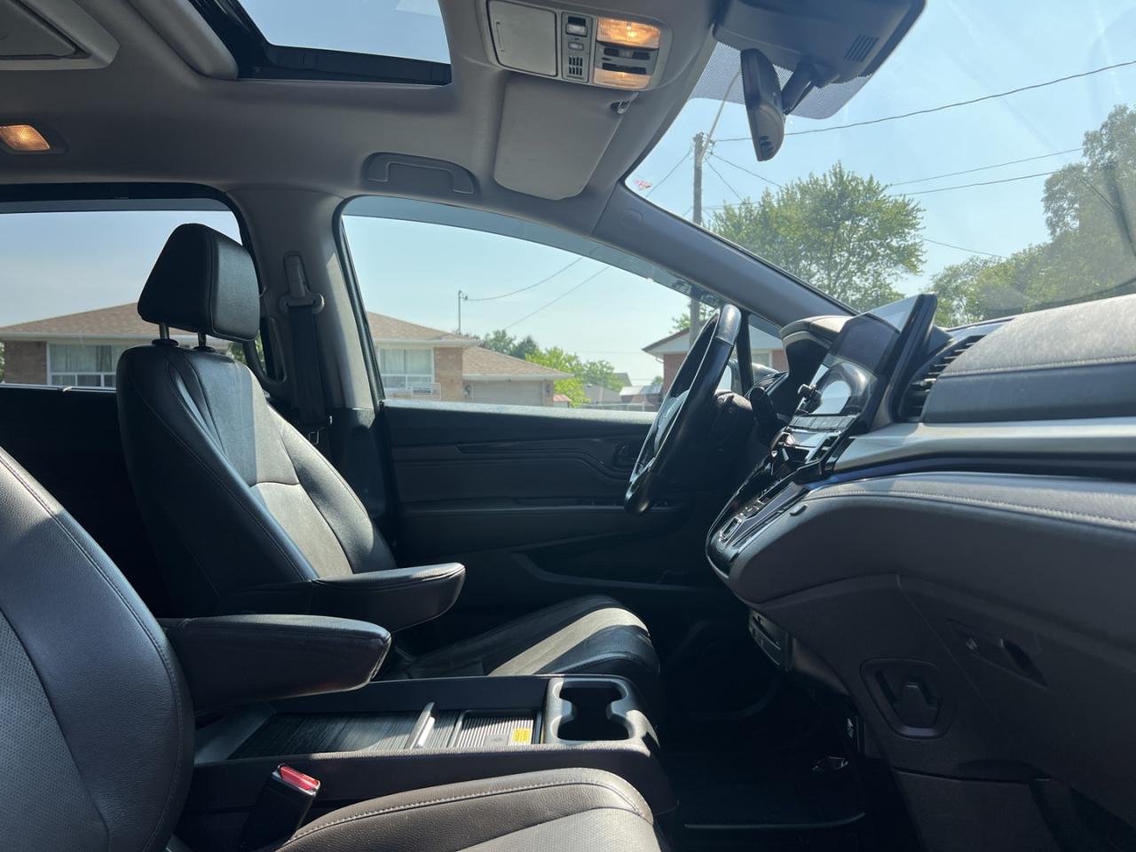 2018 Honda Odyssey Touring - Photo #10
