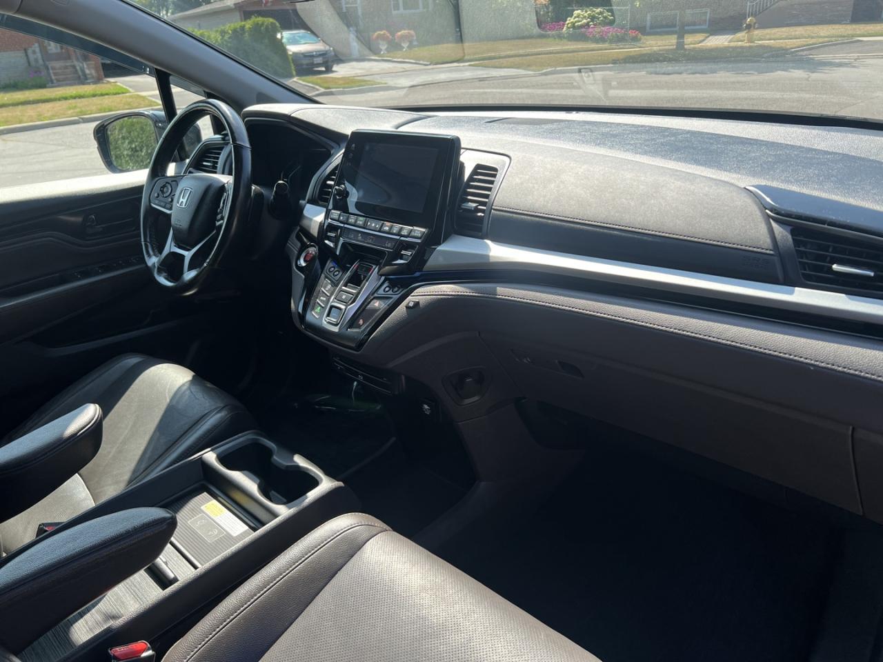 2018 Honda Odyssey Touring - Photo #11