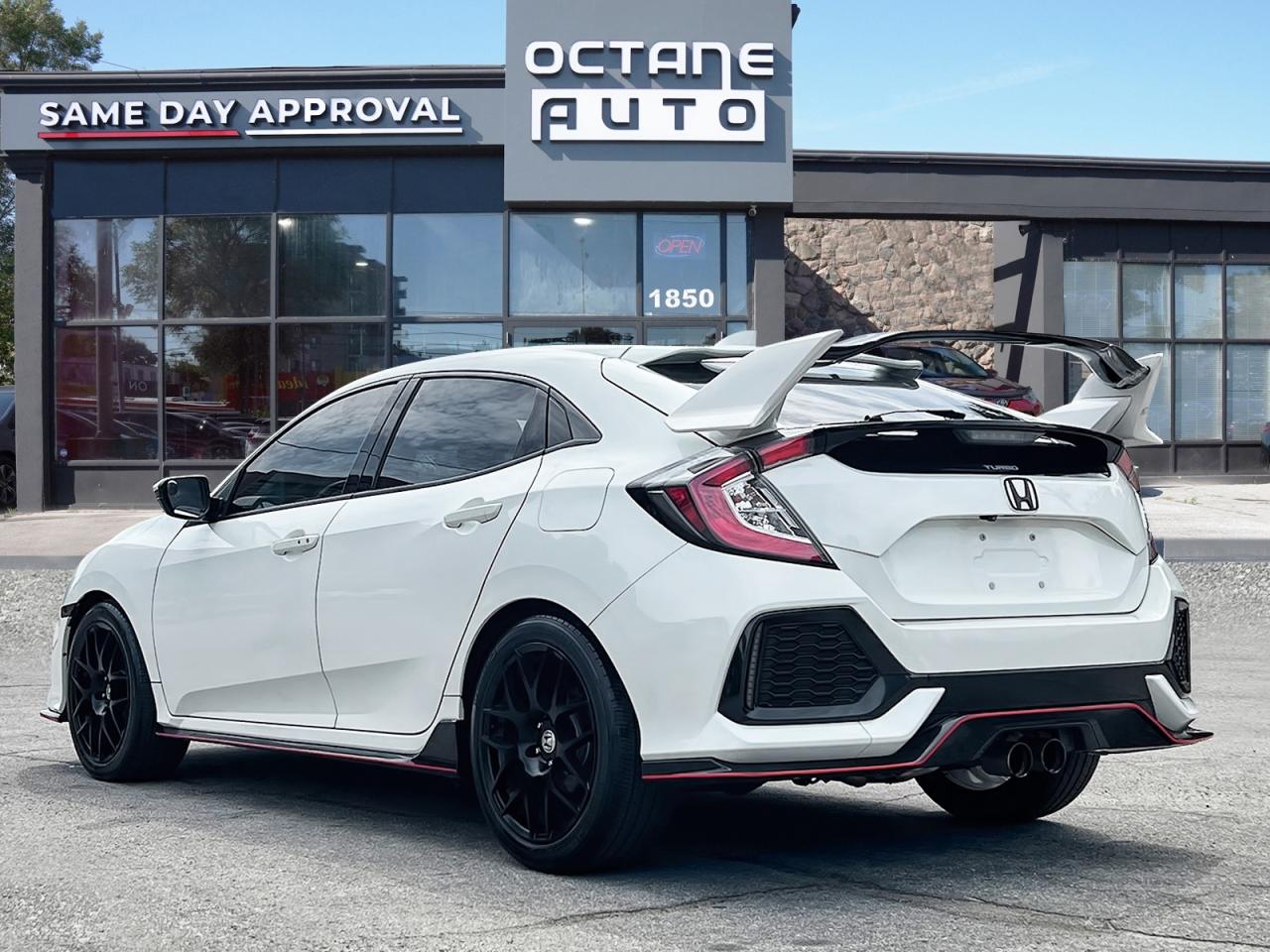 2017 Honda Civic Sport CVT - Photo #4