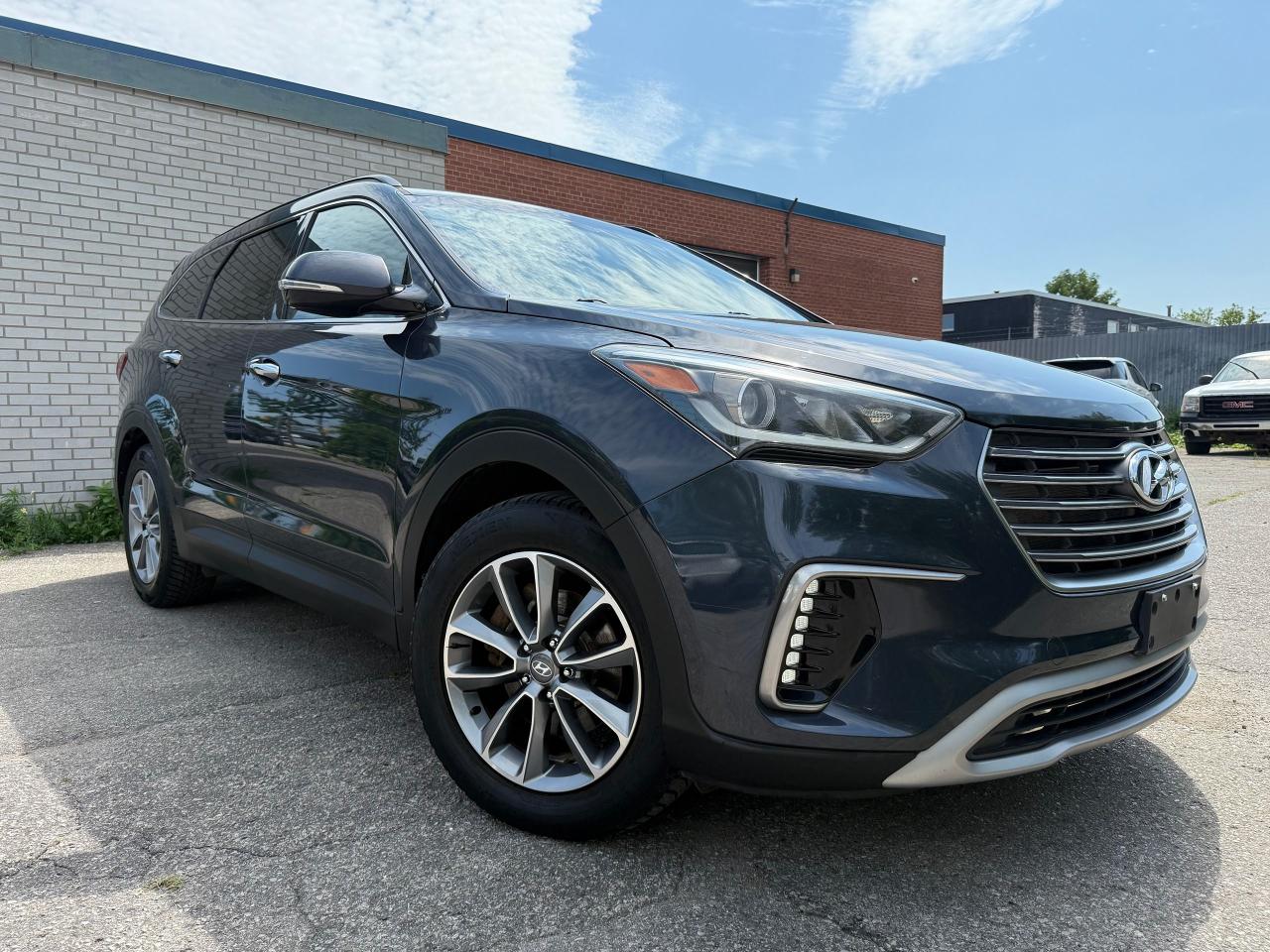 Used 2017 Hyundai Santa Fe XL AWD Premium *SAFETY INCL*7 PASS*FINANCING AVAIL* for sale in North York, ON