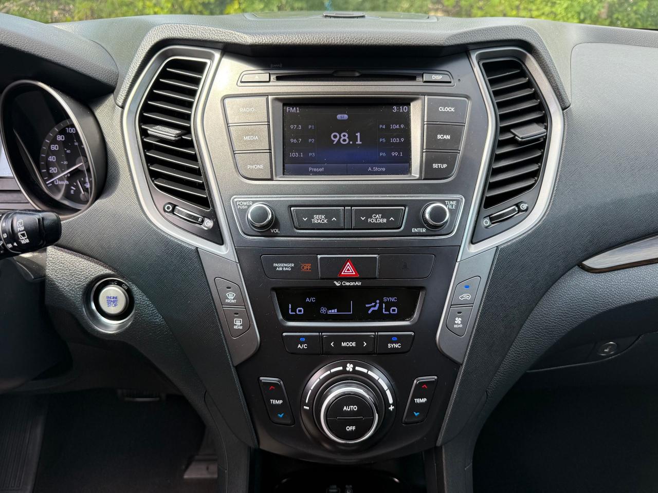 2017 Hyundai Santa Fe XL AWD Premium *SAFETY INCL*7 PASS*FINANCING AVAIL* - Photo #10