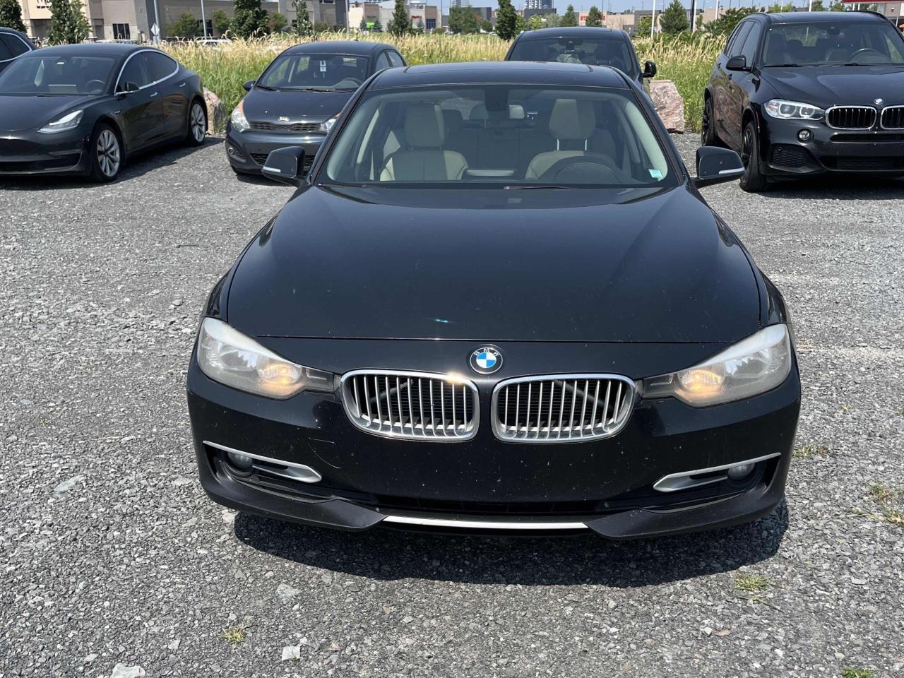 2013 BMW 3 Series 320i xDrive - Photo #2