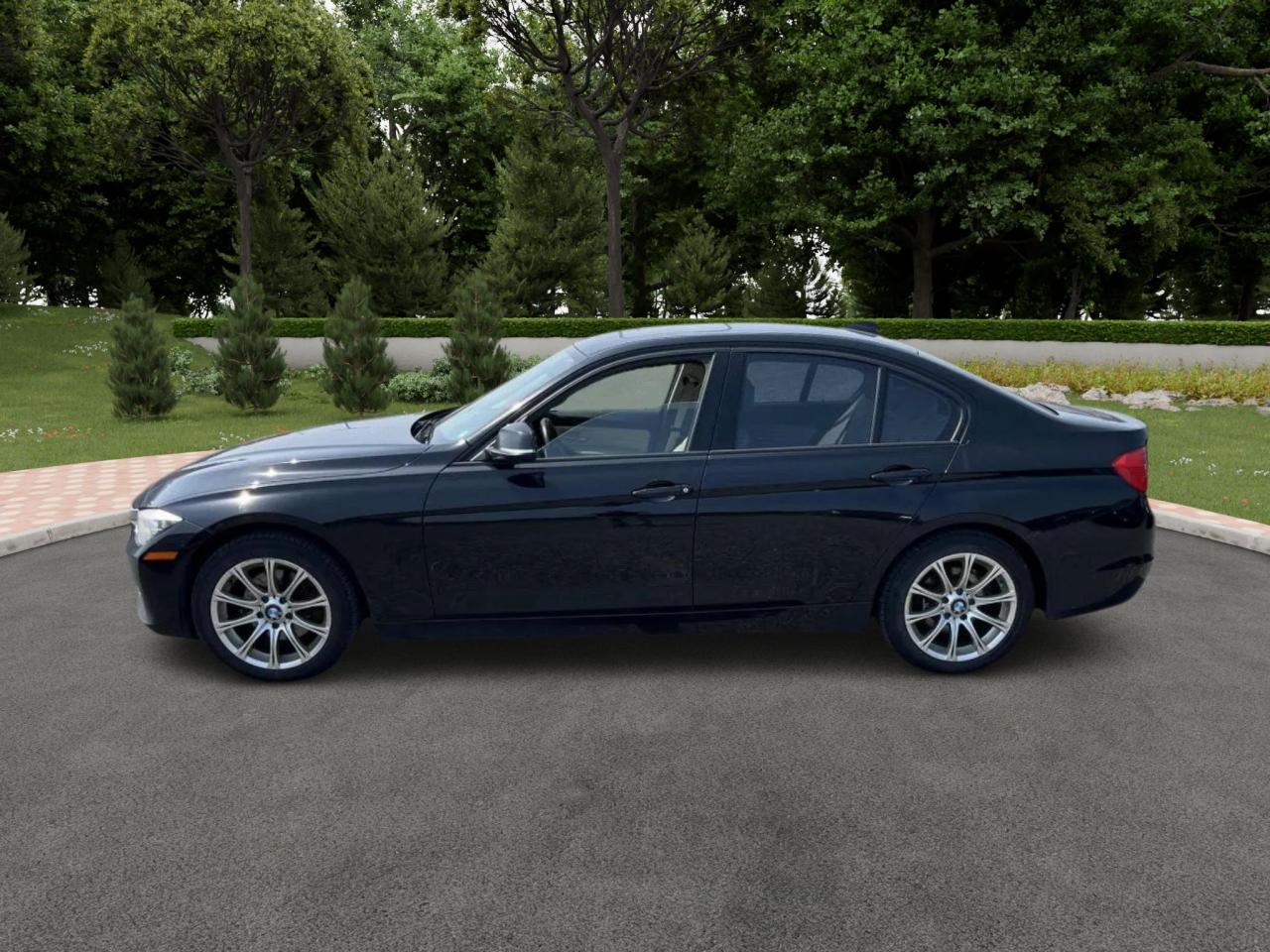 2013 BMW 3 Series 320i xDrive - Photo #2