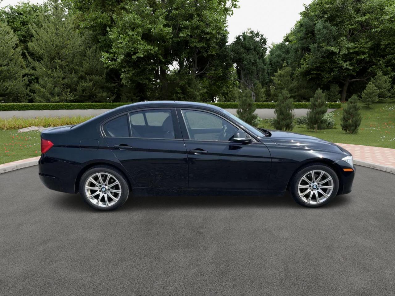 2013 BMW 3 Series 320i xDrive Photo3