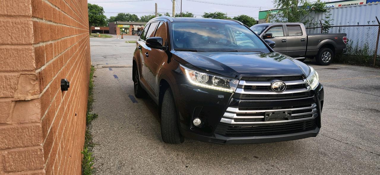 2019 Toyota Highlander AWD XLE Photo