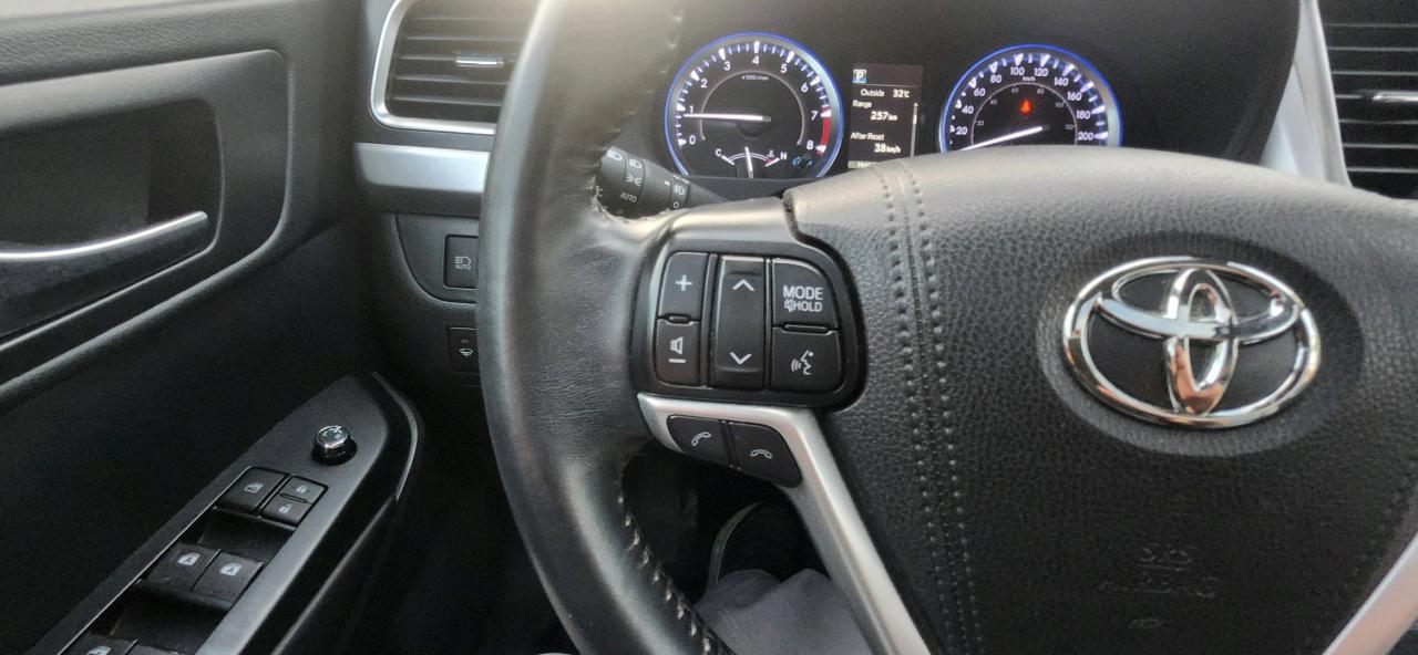 2019 Toyota Highlander AWD XLE Photo