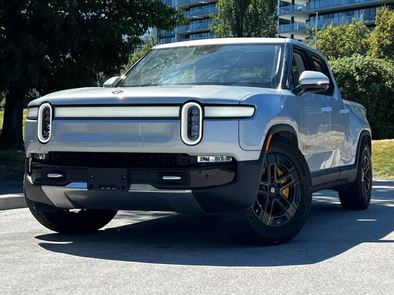 Used 2023 Rivian R1T Adventure Quad-Motor Large Pack/ NO ACCIDENT/ ONE OWNER/ BC LOCAL for sale in Richmond, BC
