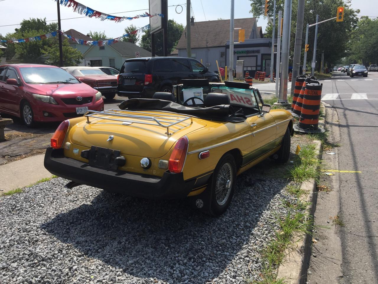 1978 MG MGB Roadster Low Miles - Garage Kept MGB Wire Wheels & Rack Photo2